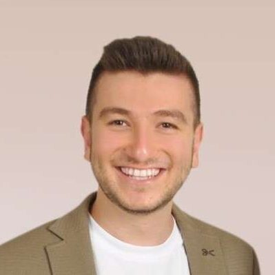 Headshot of Ahmet Dumlu